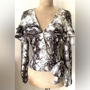 Gianni bini leopard blouse. Size Medium. Brand new.